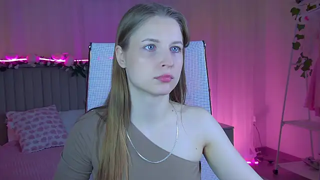 CuteMousee online show from 04.21.26