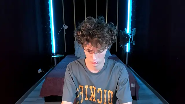LukeSweet online show from 07.08.26