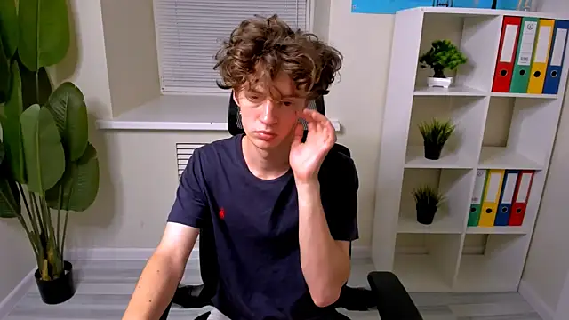 LukeSweet online show from 08.03.26
