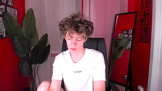 LukeSweet online show from 08.04.26