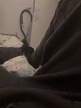 Snapshot of vielcumm chatting on 10.24.25 vielcumm online show from 10.24.25