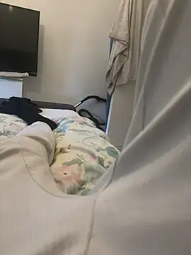 Snapshot of vielcumm chatting on 10.26.25 vielcumm online show from 10.26.25