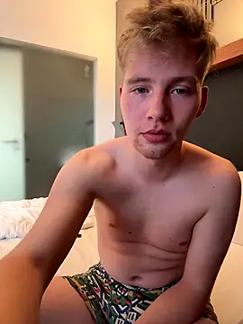 Snapshot of CDLukeLucy420 chatting on 10.05.25 CDLukeLucy420 online show from 10.05.25