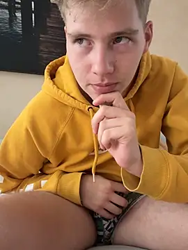 Snapshot of CDLukeLucy420 chatting on 10.07.25 CDLukeLucy420 online show from 10.07.25