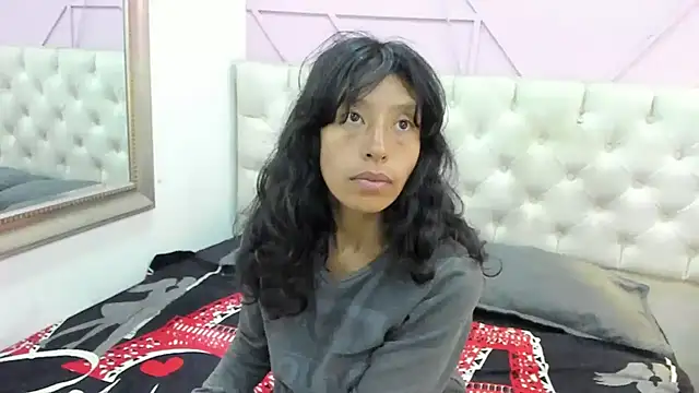 karolinee 66  online show from 04.25.26