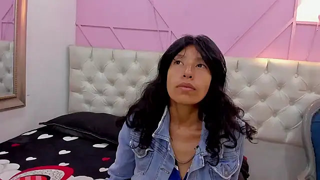 karolinee 66  online show from 05.01.26
