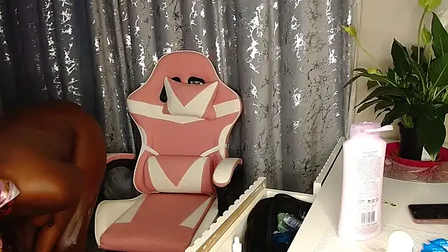 MissBigNipples online show from 06.18.26
