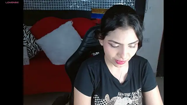 Carolaine69  online show from 07.04.26