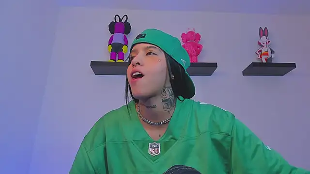 Gangster Girl online show from 02.18.25