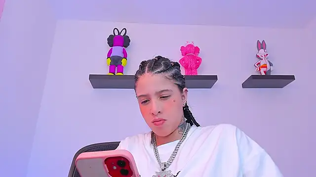 Gangster Girl online show from 02.28.25