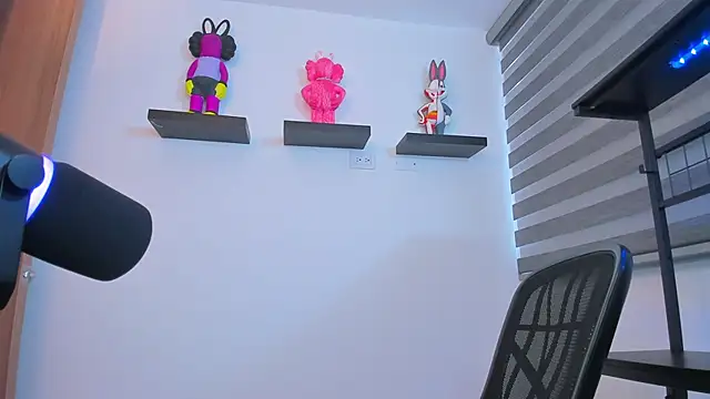 Gangster Girl online show from 09.26.25