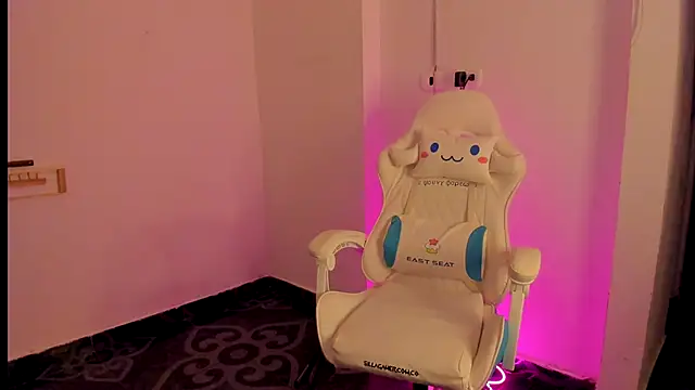 meganthompsonn22 online show from 09.17.25