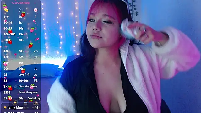 Snapshot of mixie_cute chatting on 01.10.25 mixie cute online show from 01.10.25