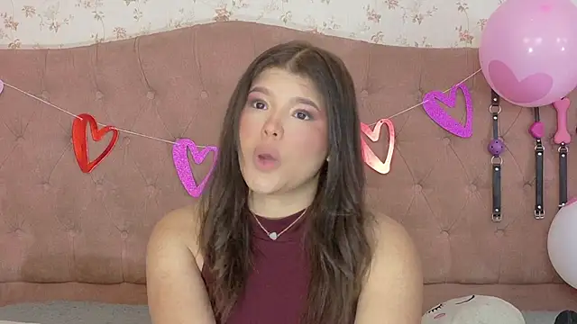 Snapshot of AvrillThomas chatting on 02.14.25 AvrillThomas online show from 02.14.25