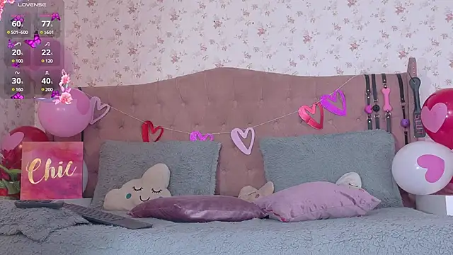 Snapshot of AvrillThomas chatting on 02.19.25 AvrillThomas online show from 02.19.25