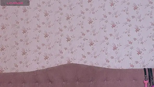 Snapshot of AvrillThomas chatting on 02.28.25 AvrillThomas online show from 02.28.25