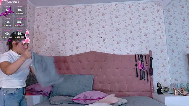 Snapshot of AvrillThomas chatting on 03.11.25 AvrillThomas online show from 03.11.25