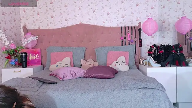 Snapshot of AvrillThomas chatting on 03.20.25 AvrillThomas online show from 03.20.25