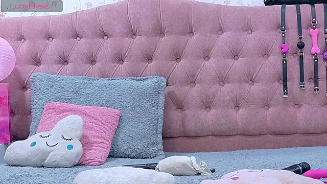 Snapshot of AvrillThomas chatting on 03.22.25 AvrillThomas online show from 03.22.25