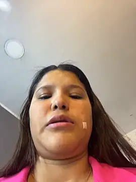 Snapshot of AvrillThomas chatting on 10.29.25 AvrillThomas online show from 10.29.25