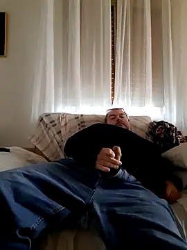 Snapshot of bluangelo chatting on 03.11.25 bluangelo online show from 03.11.25