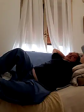 Snapshot of bluangelo chatting on 03.12.25 bluangelo online show from 03.12.25