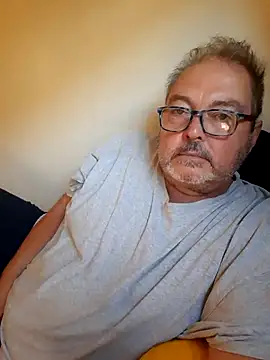 Snapshot of bluangelo chatting on 09.23.25 bluangelo online show from 09.23.25