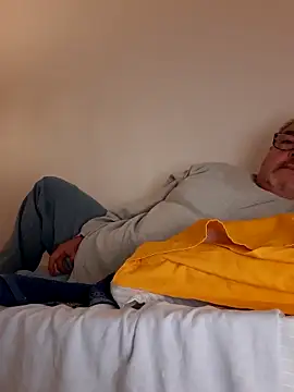 Snapshot of bluangelo chatting on 11.13.25 bluangelo online show from 11.13.25