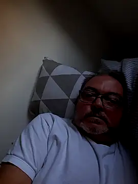 Snapshot of bluangelo chatting on 12.02.25 bluangelo online show from 12.02.25