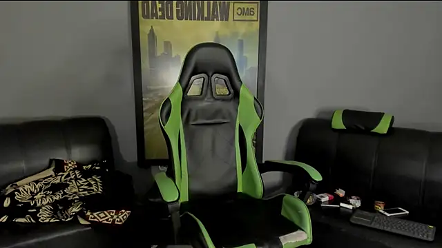 Snapshot of jamesinked_ chatting on 01.10.25 jamesinked online show from 01.10.25