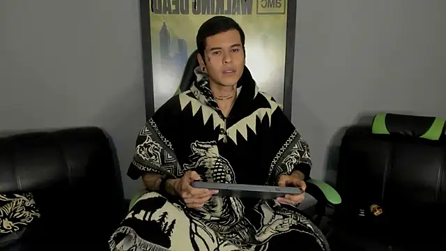 Snapshot of jamesinked_ chatting on 03.07.25 jamesinked online show from 03.07.25