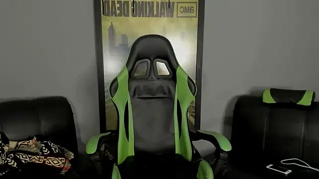 Snapshot of jamesinked_ chatting on 03.07.25 jamesinked online show from 03.07.25