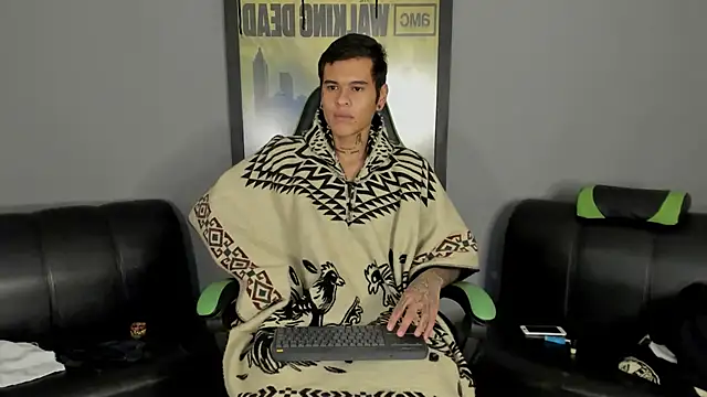 Snapshot of jamesinked_ chatting on 03.10.25 jamesinked online show from 03.10.25