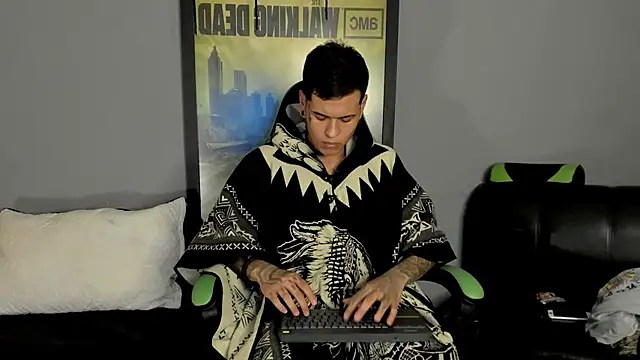 Snapshot of jamesinked_ chatting on 03.19.25 jamesinked online show from 03.19.25