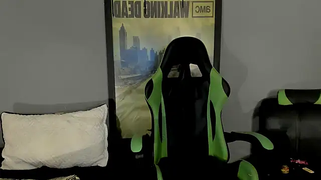 Snapshot of jamesinked_ chatting on 03.22.25 jamesinked online show from 03.22.25