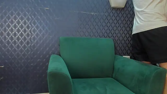 Snapshot of jamesinked_ chatting on 10.06.25 jamesinked online show from 10.06.25