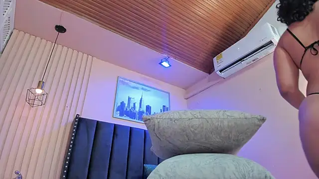 Snapshot of viiolett_lee chatting on 02.22.26 viiolett lee online show from 02.22.26