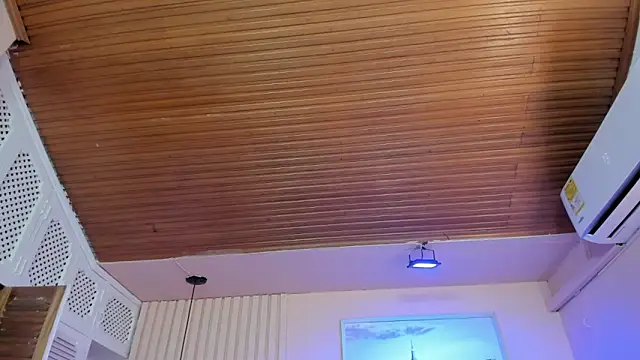 Snapshot of viiolett_lee chatting on 03.08.26 viiolett lee online show from 03.08.26