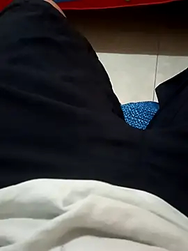 beautiful hands  online show from 10.18.25