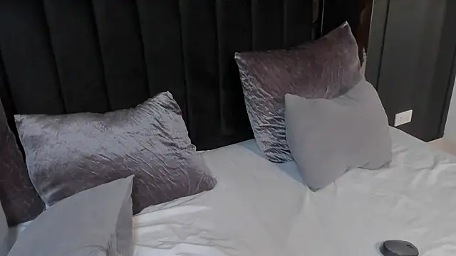 Snapshot of ellen_gracee chatting on 06.14.26 ellen gracee online show from 06.14.26