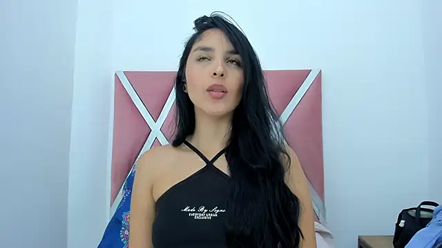  miaquevedo  online show from 09.26.25