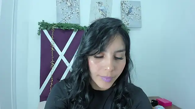  miaquevedo  online show from 11.15.25