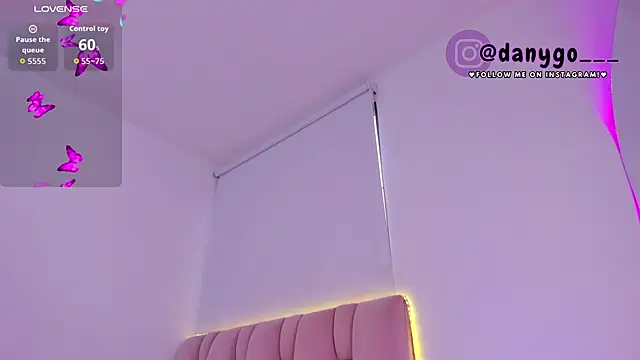 ZarianaEvanz online show from 11.15.25