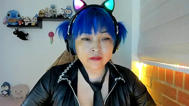 Shaddycute  online show from 10.20.25