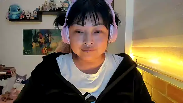 Snapshot of Shaddycute_ chatting on 02.12.26 Shaddycute online show from 02.12.26