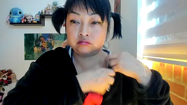 Snapshot of Shaddycute_ chatting on 02.15.26 Shaddycute online show from 02.15.26