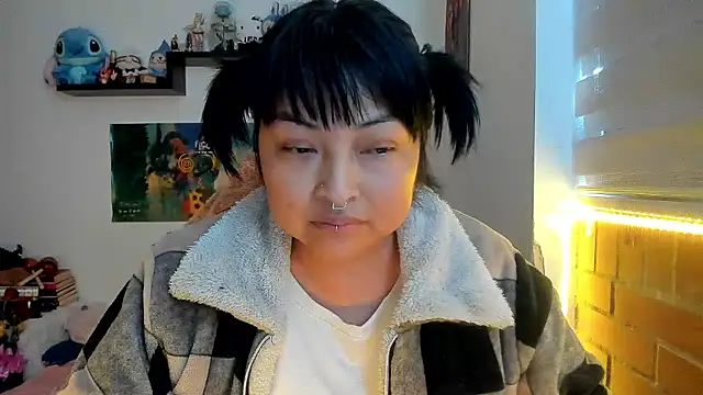 Snapshot of Shaddycute_ chatting on 02.18.26 Shaddycute online show from 02.18.26