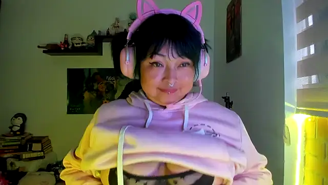 Snapshot of Shaddycute_ chatting on 03.03.26 Shaddycute online show from 03.03.26