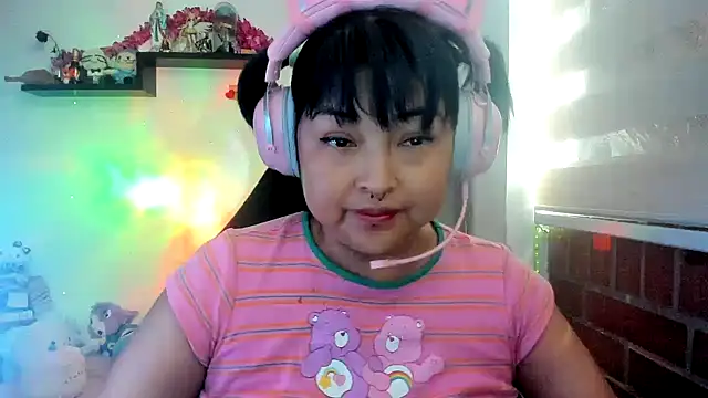 Snapshot of Shaddycute_ chatting on 03.17.26 Shaddycute online show from 03.17.26