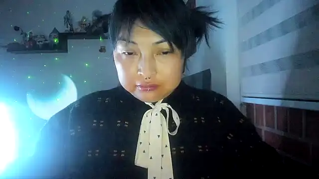 Snapshot of Shaddycute_ chatting on 04.10.26 Shaddycute online show from 04.10.26